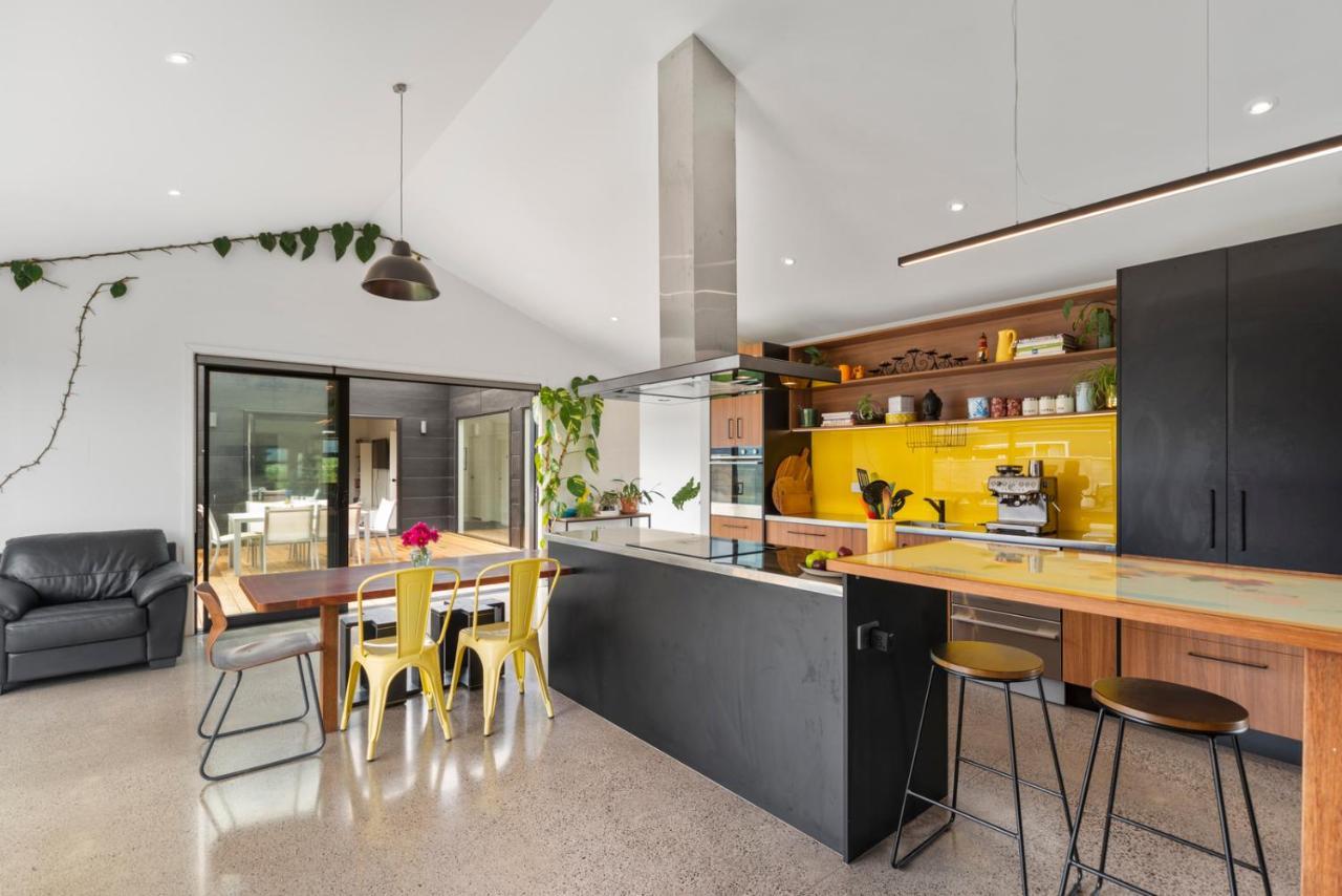 Mellow Yellow Taupo Exterior photo