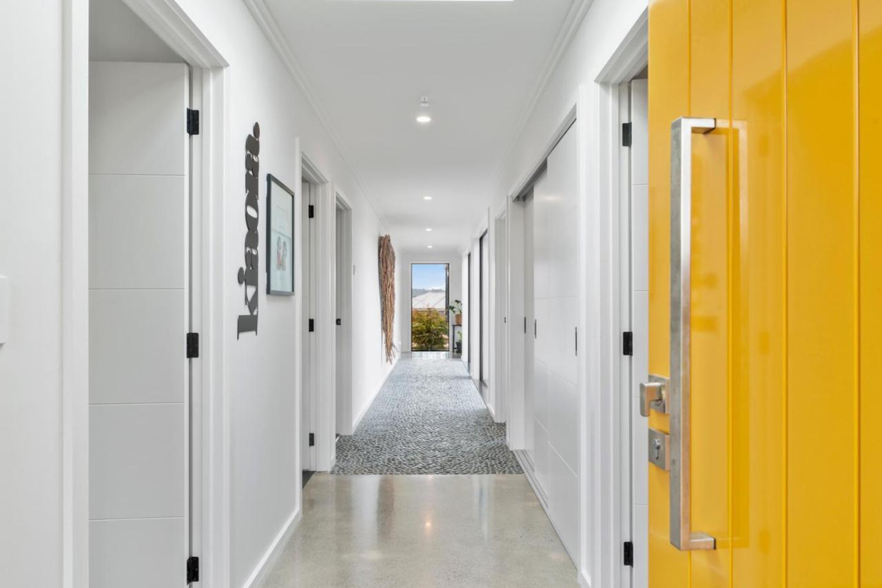 Mellow Yellow Taupo Exterior photo